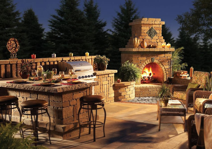 Outdoor Oven, Fireplace and Bar Area